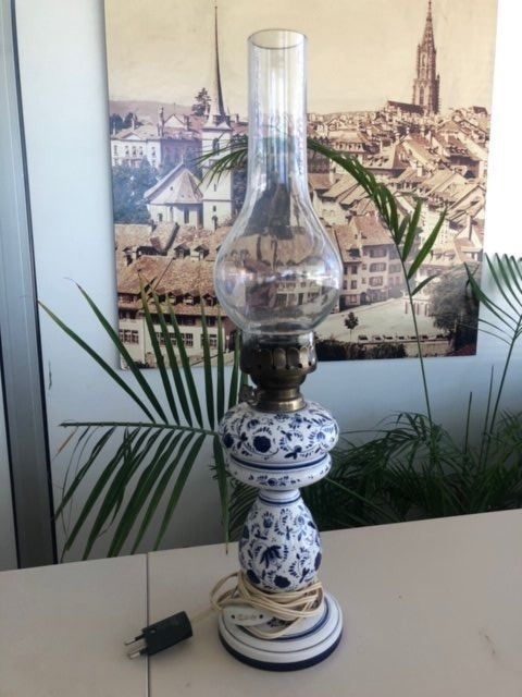 Lampade: Porzellan Lampe - Antik – Usato da Brügg BE venduto da doppelrittberger