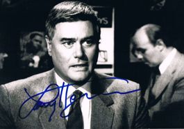Larry Hagman 1931-2012 Autogramm signiert Foto 15x21cm
