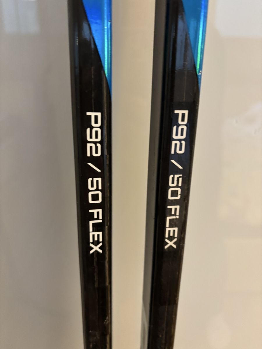Bauer Bastoni & Pale: Bauer Nexus Sync Eishockeystöcke, 2 Stück, P92/50 Flex – Usato da Zürich venduto da Crazyfabie 2
