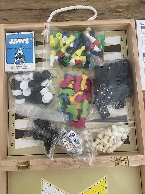 Spiele: Valise de jeux de société  – Gebraucht aus Fribourg von lma_kc6k 1