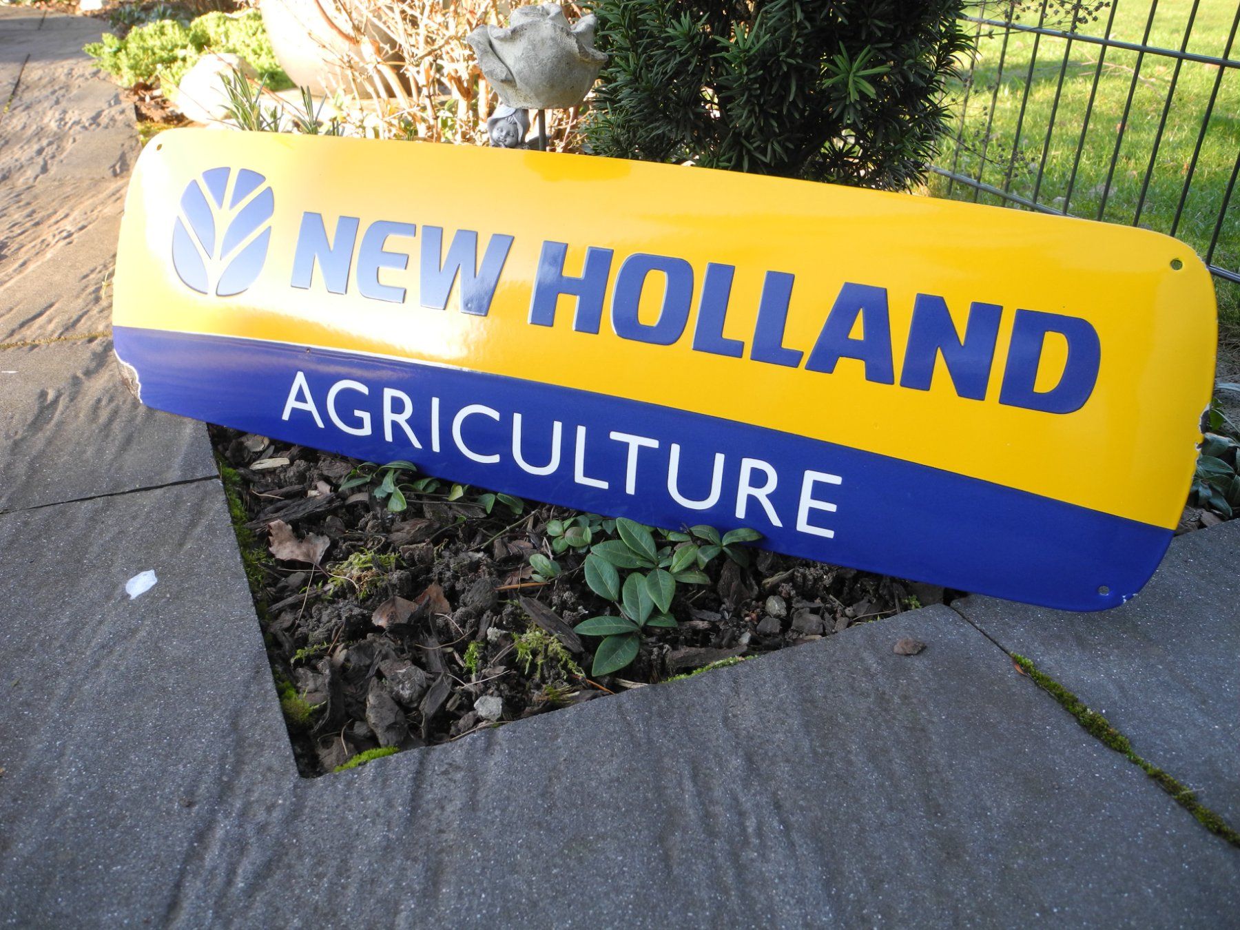 Schilder: GROSSES NEW HOLLAND EMAILSCHILD – Gebraucht aus Reinach AG von Huckleberrysix 1
