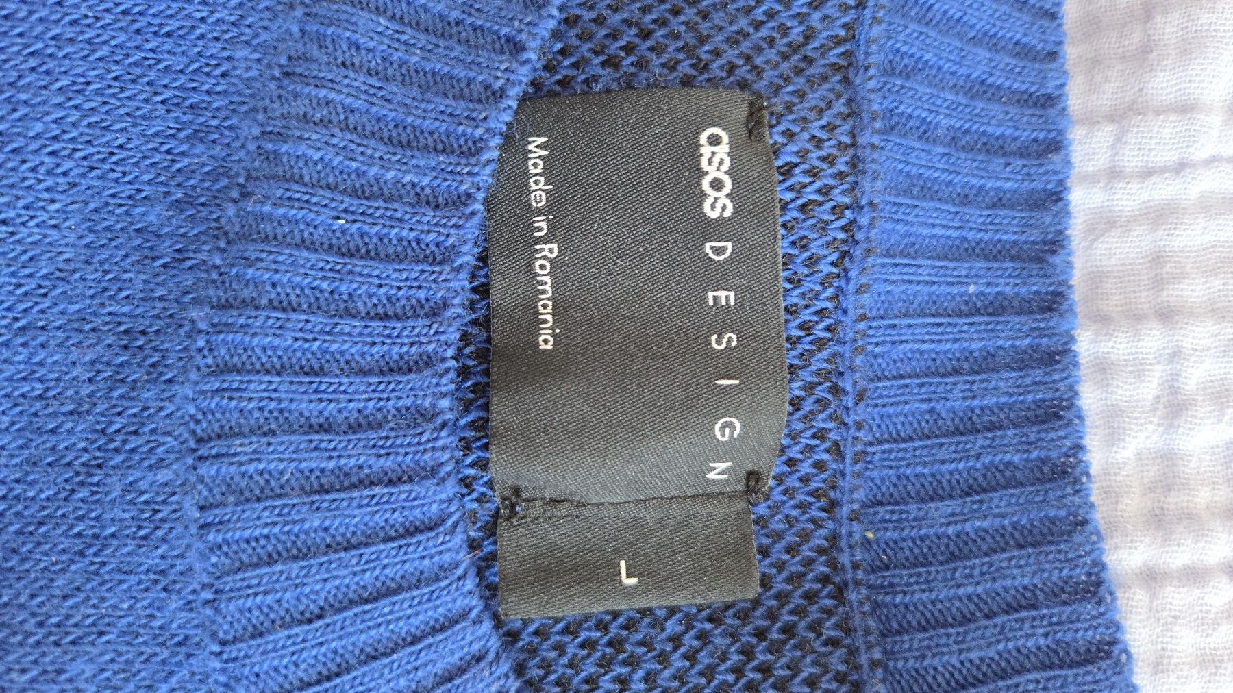 Asos Maglioni & Felpe: Blauer ASOS Strick-Pullunder, Grösse L – Top Zustand! – Usato da Therwil venduto da SmellsSpells 1