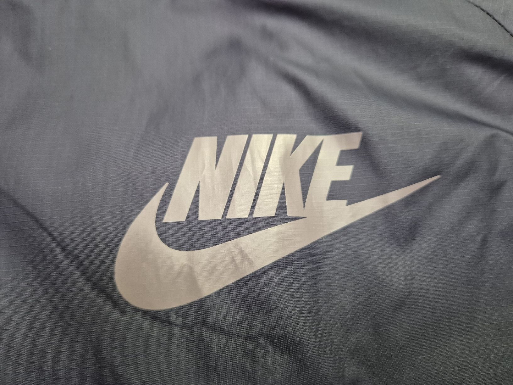 Nike Giacche: Nike Windrunner Jacke Grösse L – Nuovo (secondo la descrizione) da St. Gallen venduto da CaliSunshine 2
