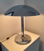Tischlampe aus Metal / Lampe de table en métal