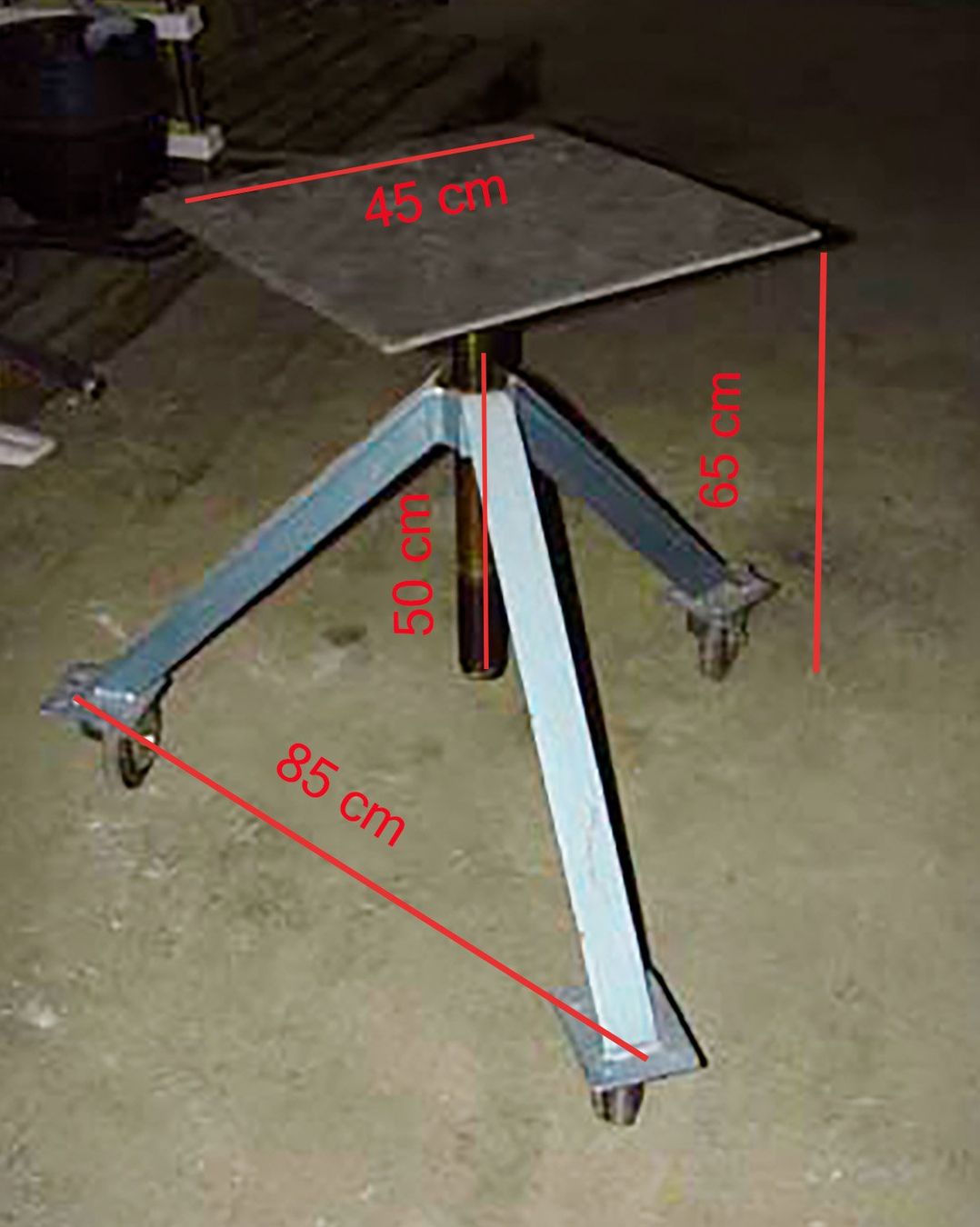 Tables: Steinmetztisch, Bildhauerdrehtsch, Modelliertisch – D'occasion à St. Margrethen SG par Goldig 1