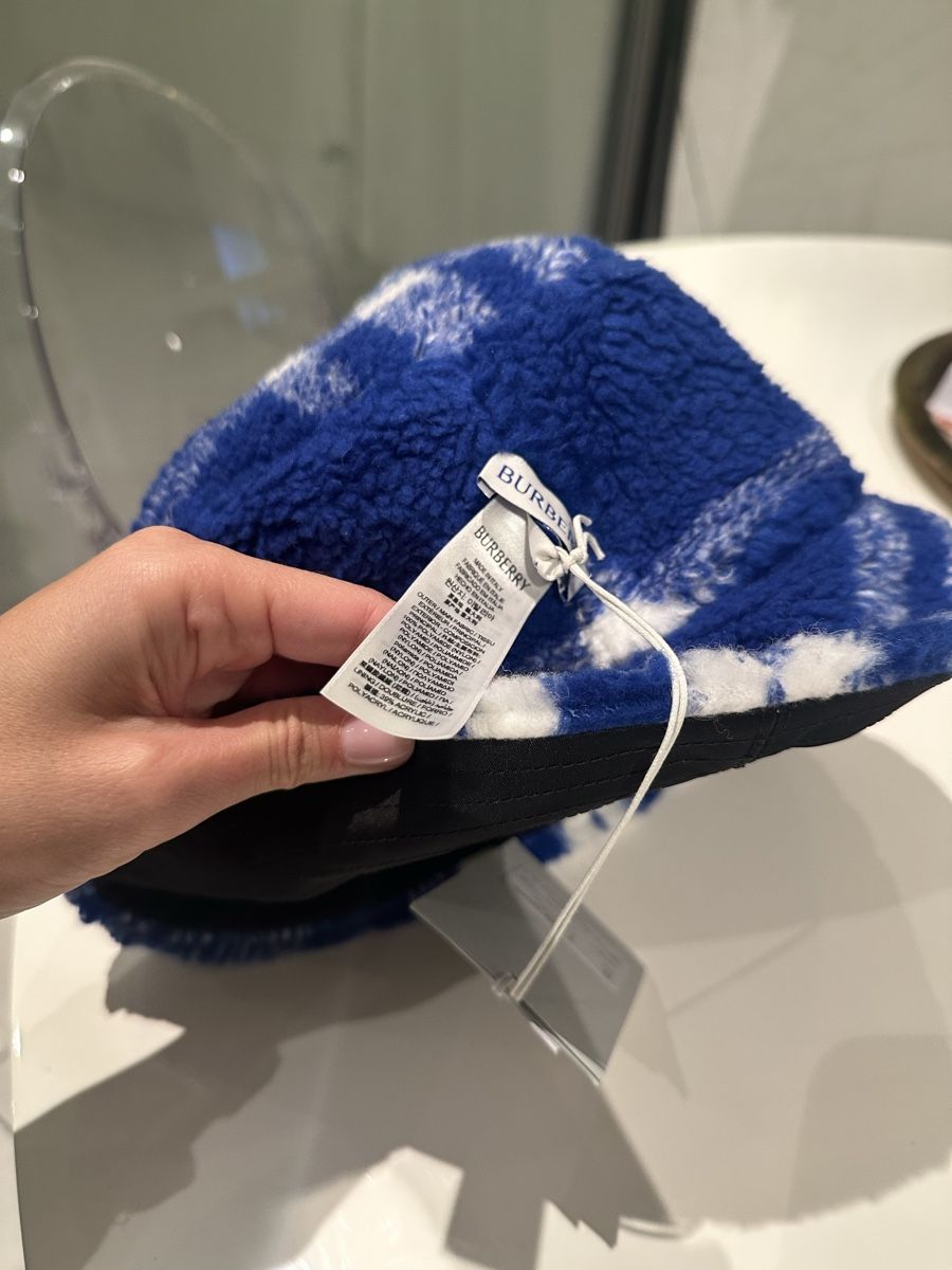 Burberry Copricapi, berretti & cappellini: New Burberry – Nuovo e nell'imballaggio originale da Lugano venduto da S_nyr7 2