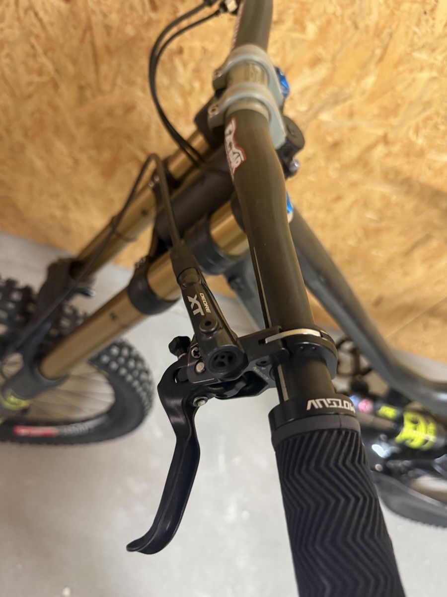 Specialized Biciclette: Specialized voll carbon downhill bike – Usato da Reinach AG venduto da Undercover162 6