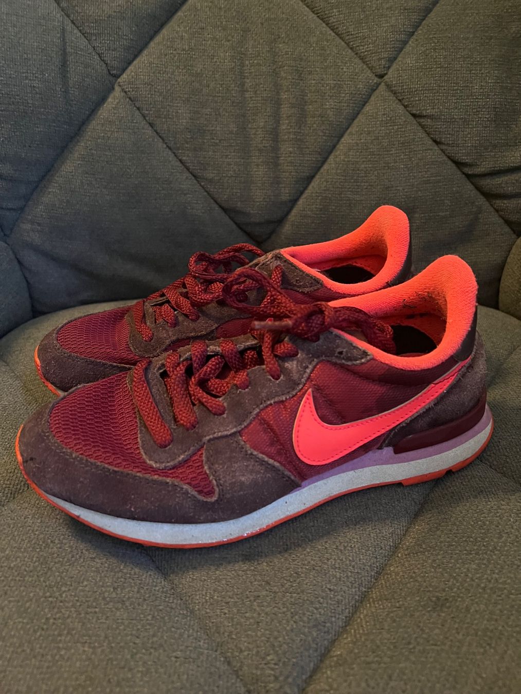 Nike Scarpe da donna: Nike Sneaker Gr. 37,5 – Usato da Allschwil venduto da GrenzWert
