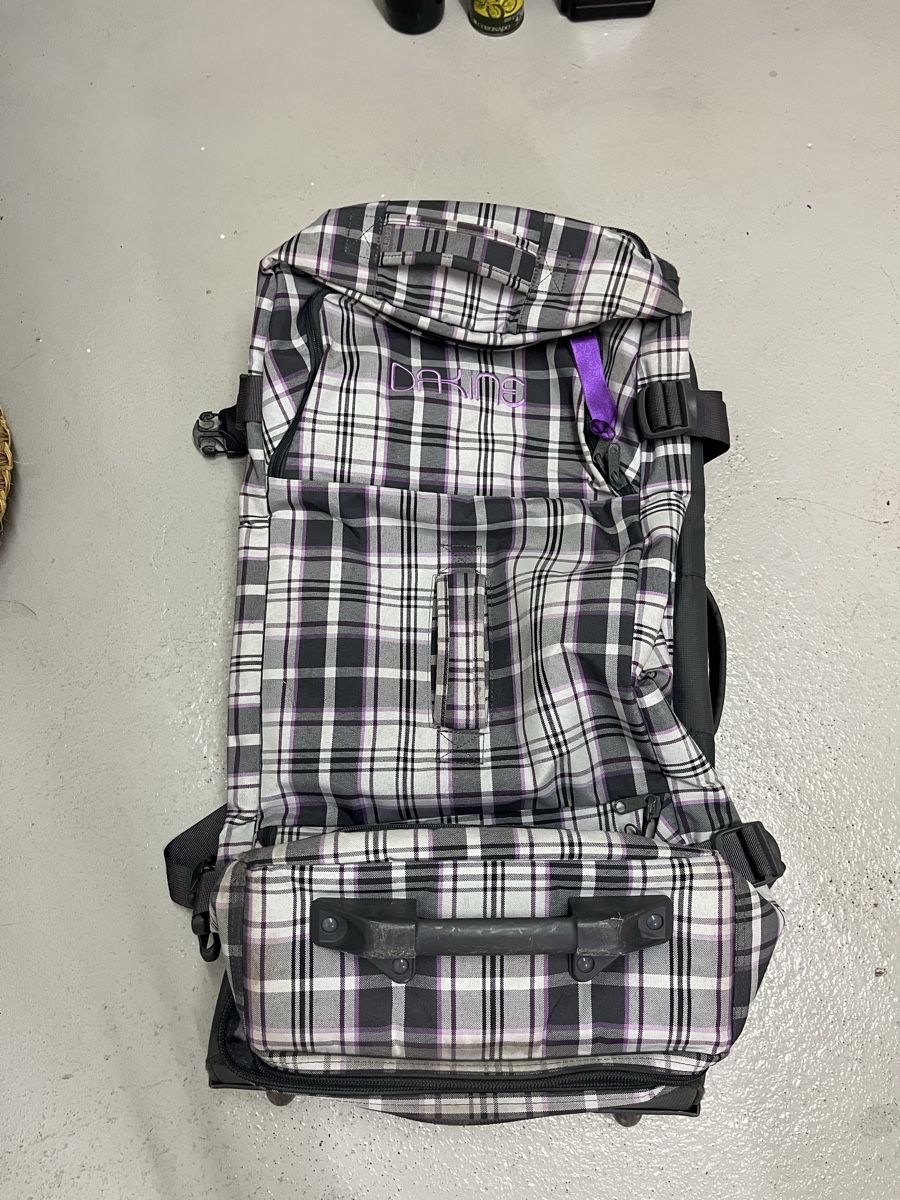 Dakine Valises de voyage: Koffer DAKINE – D'occasion à Birmensdorf ZH par Sab5555 2