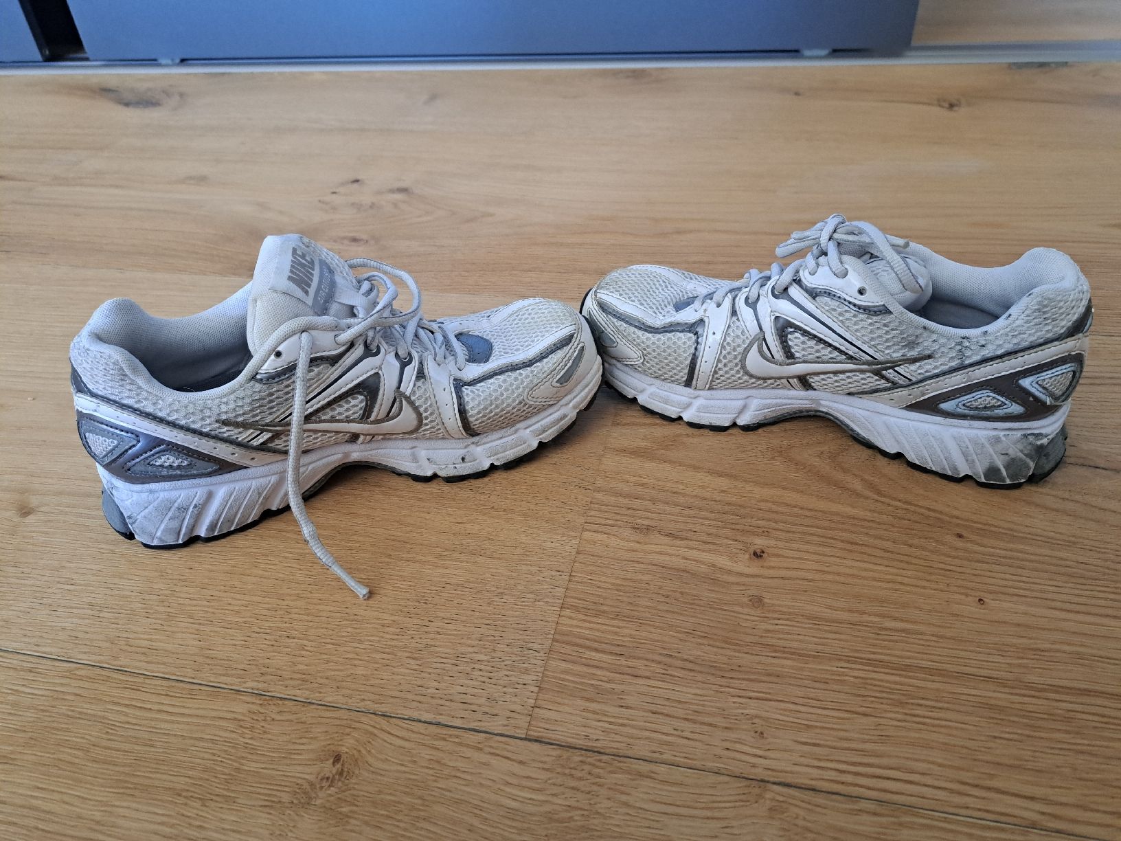 Nike Chaussures femmes: Nike Sneaker – D'occasion à Andwil SG par zue_b9bt 3