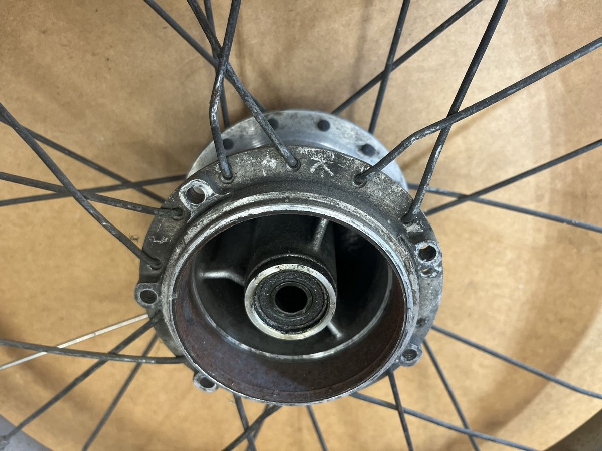 Pneus & Kompletträder: Töffli Hinterrad 17" – Gebraucht aus Thörigen von sta_8yd2 2