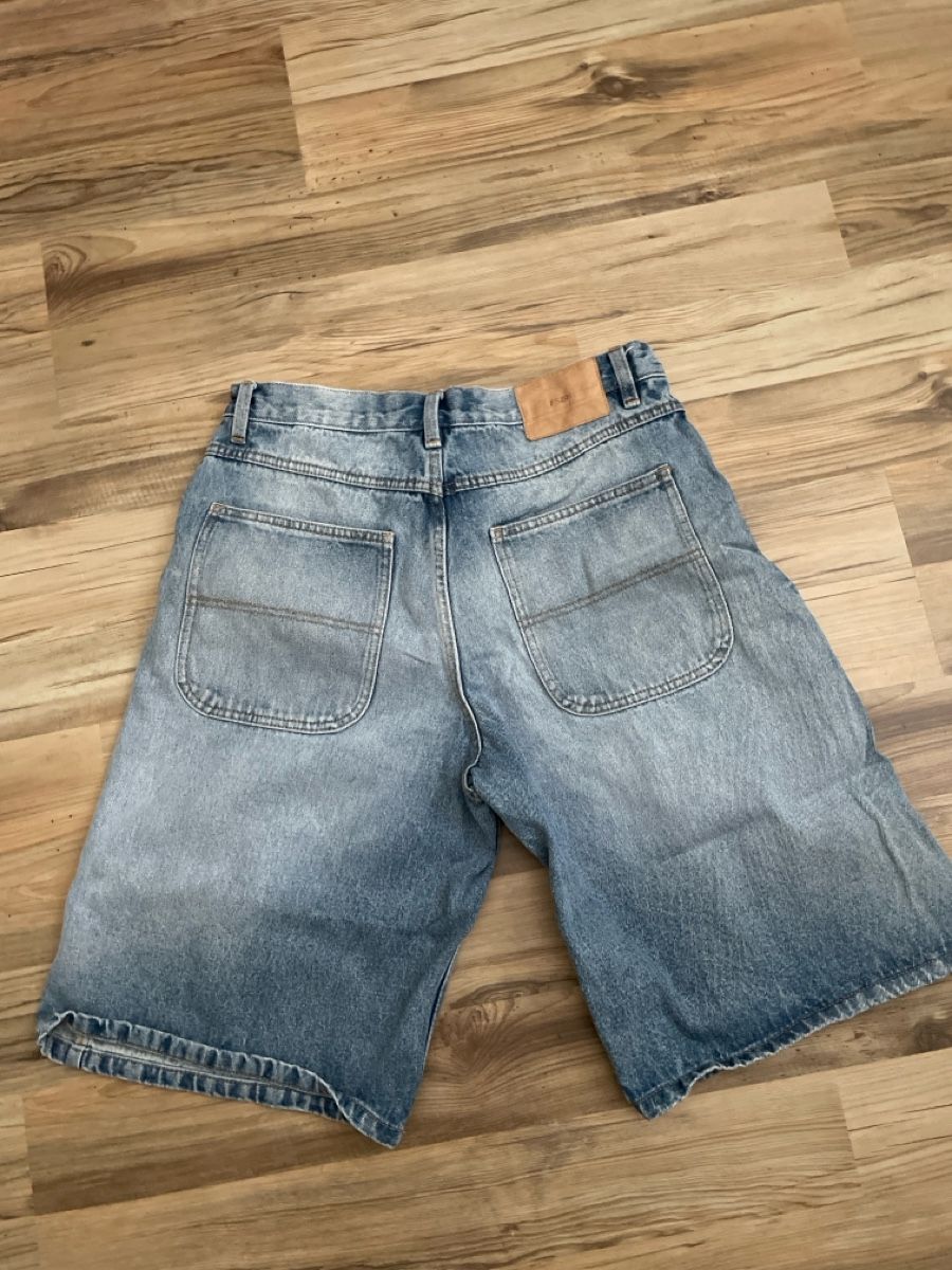 Jeans: Jeans Shorts Grösse M – Usato da Büren SO venduto da son_jjx8 1