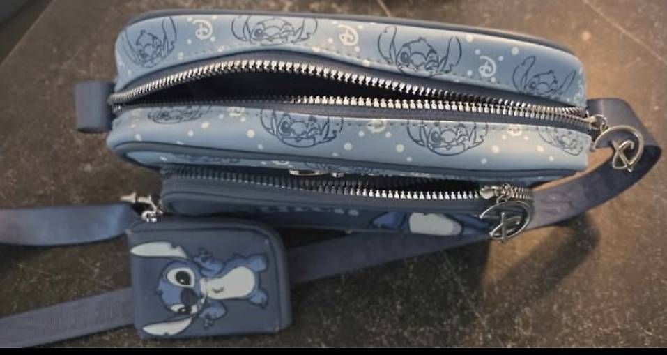 Borse da donna: Sac à main Stitch bleu – Usato da Prilly venduto da cam_v6vc 2