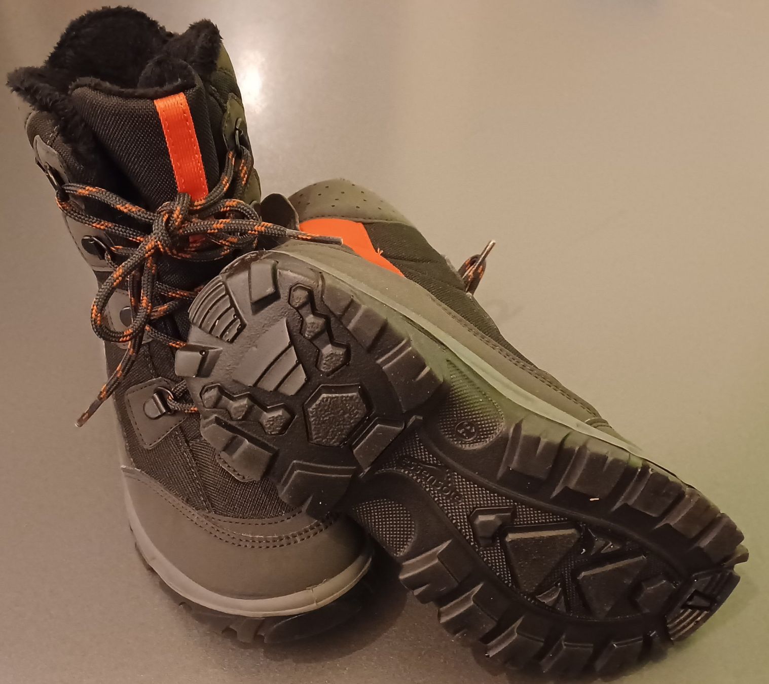 Schuhe für Jungen: Neuwertige Winterschuhe, Gr. 34 – Neu (gemäss Beschreibung) aus Buochs von coffee75 1