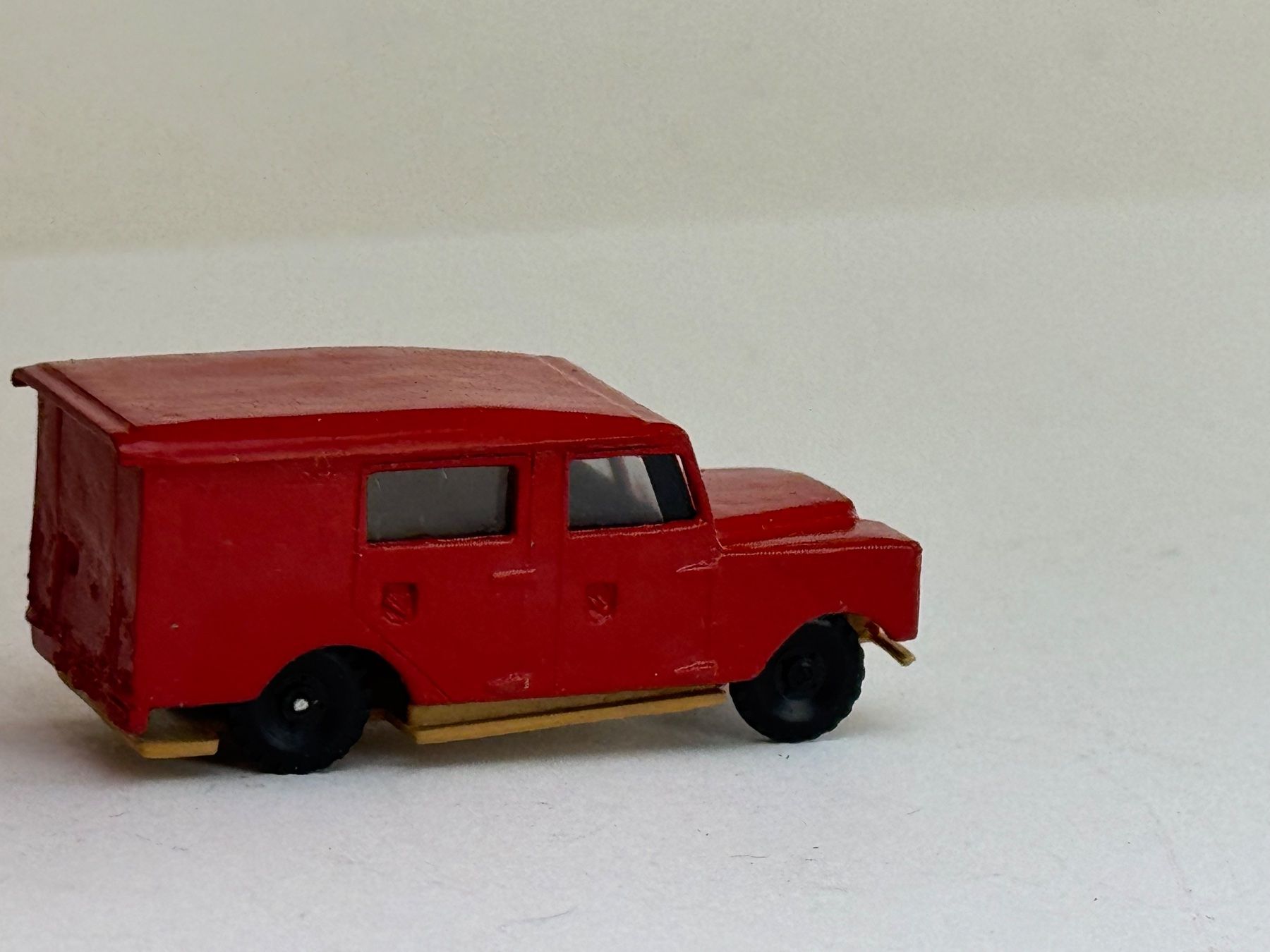 Eko Modellini d'auto: GB5- EKO Land Rover rot – Usato da Elm venduto da Wikmtz 1