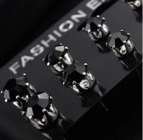 ★Ohrstecker Schwarz 6 Paar / Set  NEU★