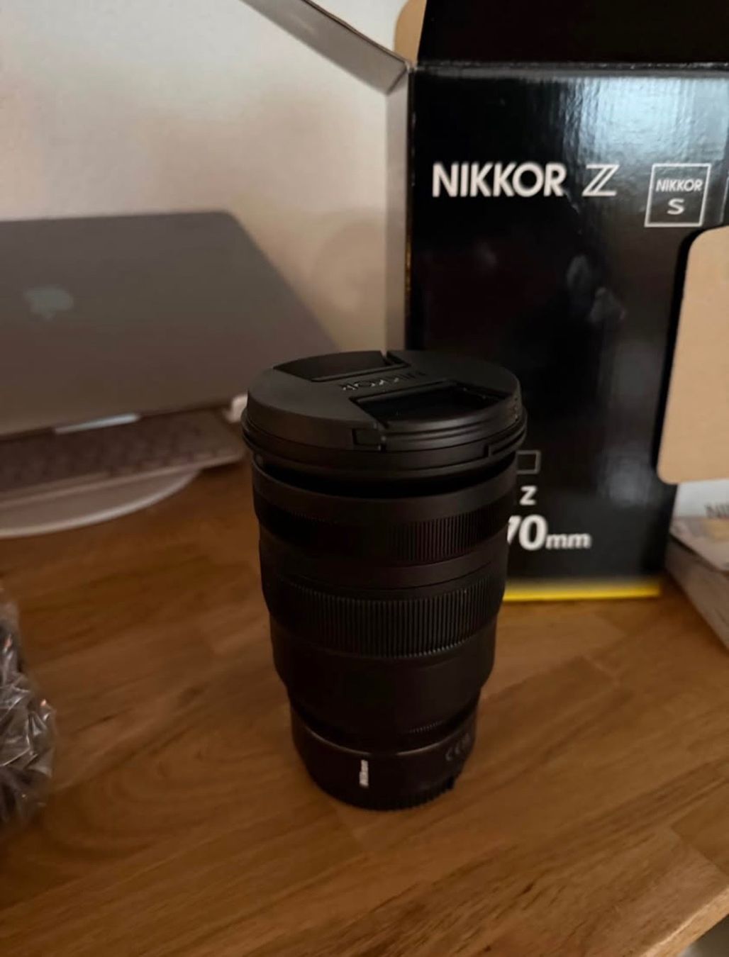 Nikkor Obiettivi: Nikon Z 24-70 f2.8 – Nuovo e nell'imballaggio originale da Morges venduto da stacygu01 1