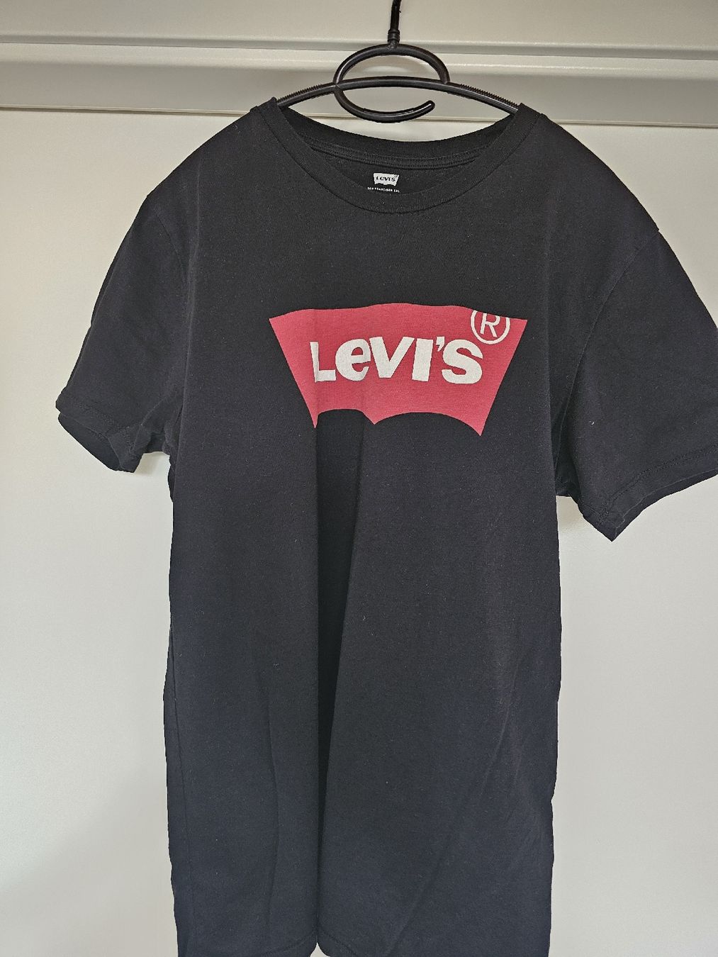 Levi's T-shirt: T-shirt Levi's – Usato da Monthey venduto da gae_22w9