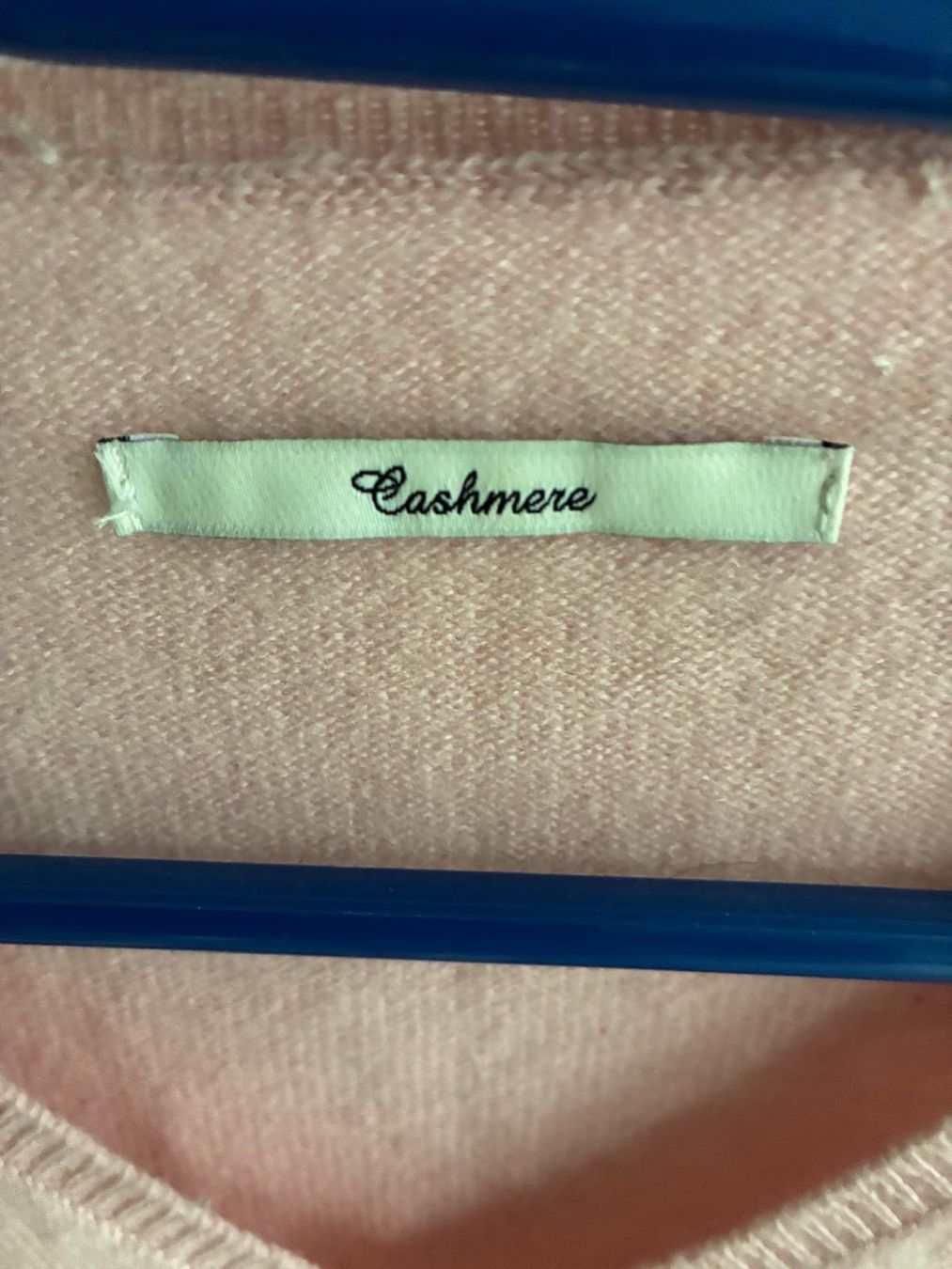 Maglioni & Felpe: cashmere Damenpulli mit V-Ausschnitt – Usato da Allenwinden venduto da oba_xb8y 1