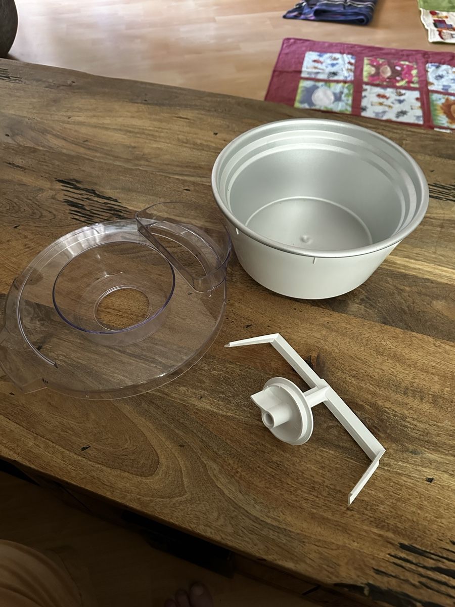 Kenwood Elettrodomestici da cucina: Kenwood Eiscrème Maker – Usato da Hombrechtikon venduto da baersandro