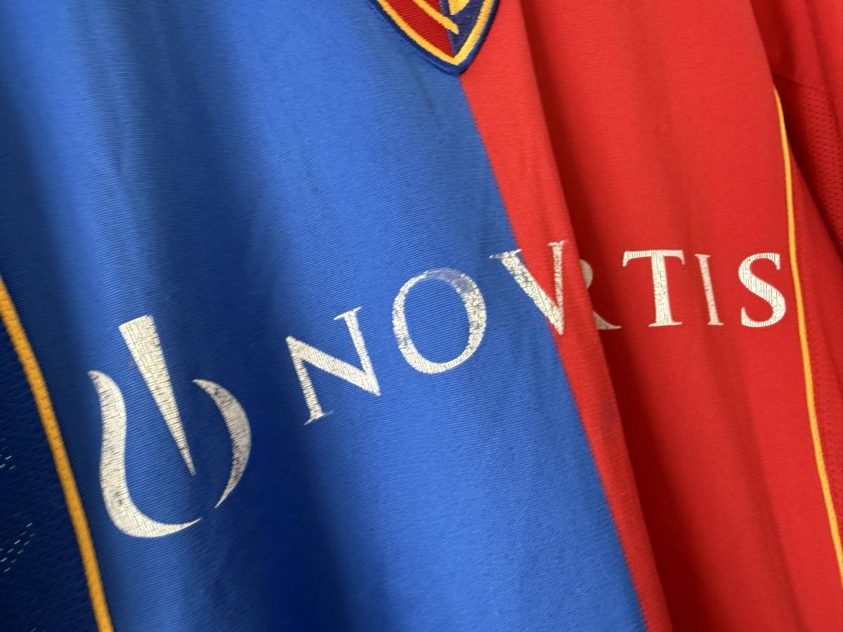 FC Bâle Maillots de corps & Pantalons: Fc Basel Trikot S – D'occasion à Basel par momo.st 3