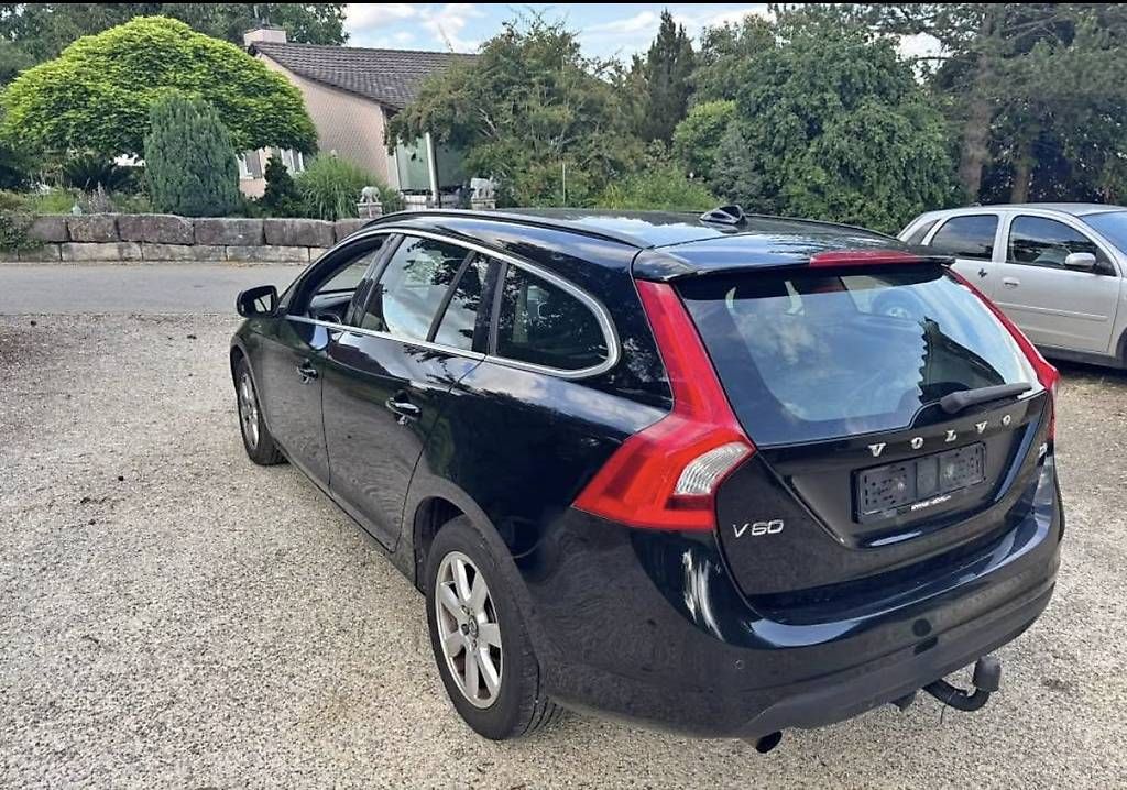 Automobili: VOLVO V60 2.0D MFK 2026 – Usato da Pratteln venduto da Alexx-91 2