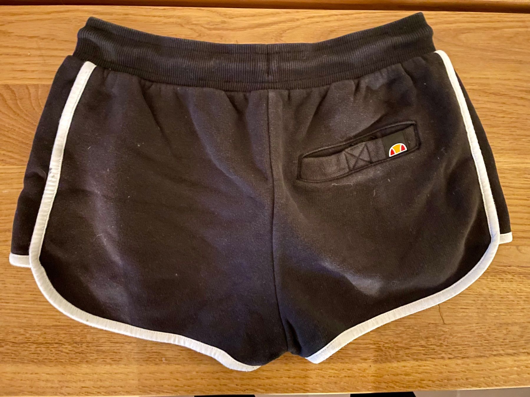 Ellesse Hosen: Kurze Hose von ellesse Grösse 140/146 – Gebraucht aus Fehraltorf von Marlene4 1