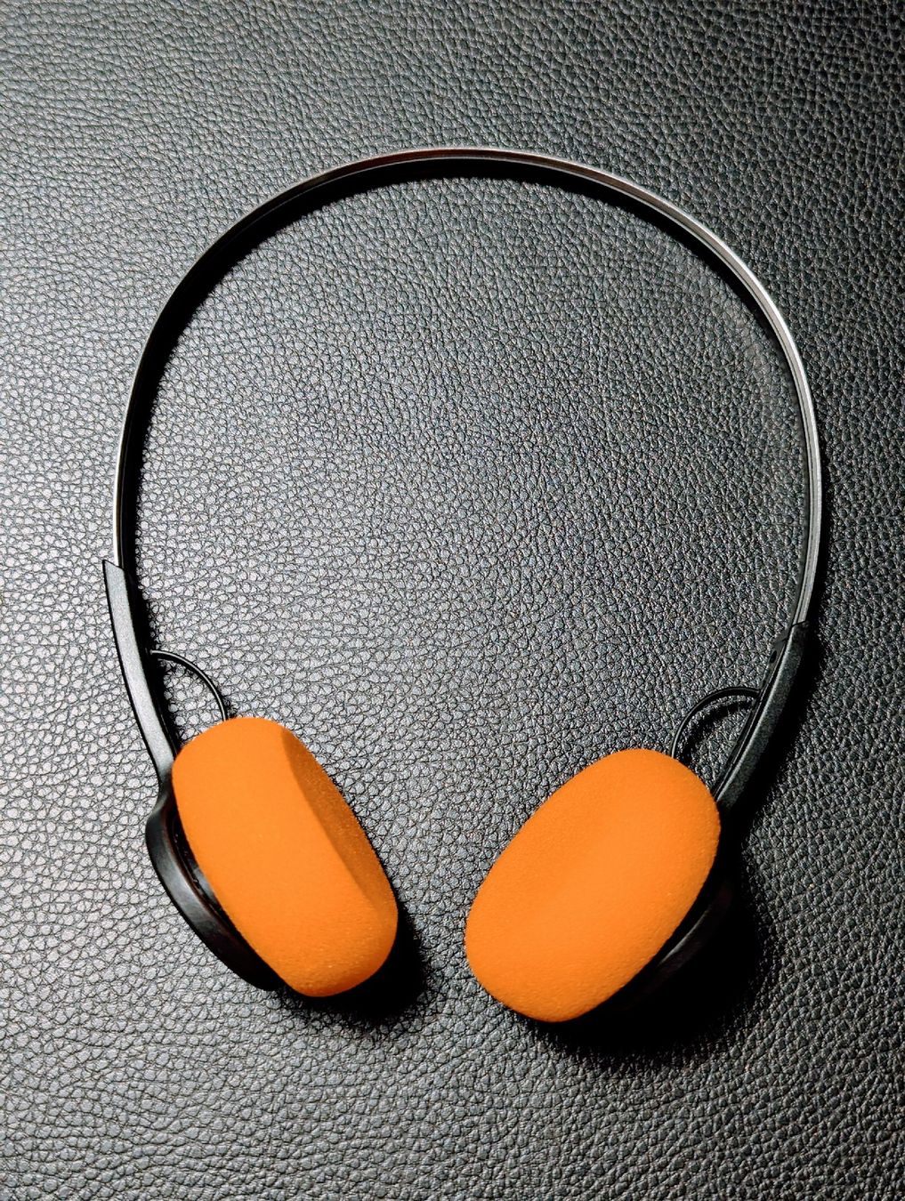 Kopfhörer: JLab Rewind Retro Bluetooth Kopfhörer – Gebraucht aus Bonstetten von olivenbaum2019 1
