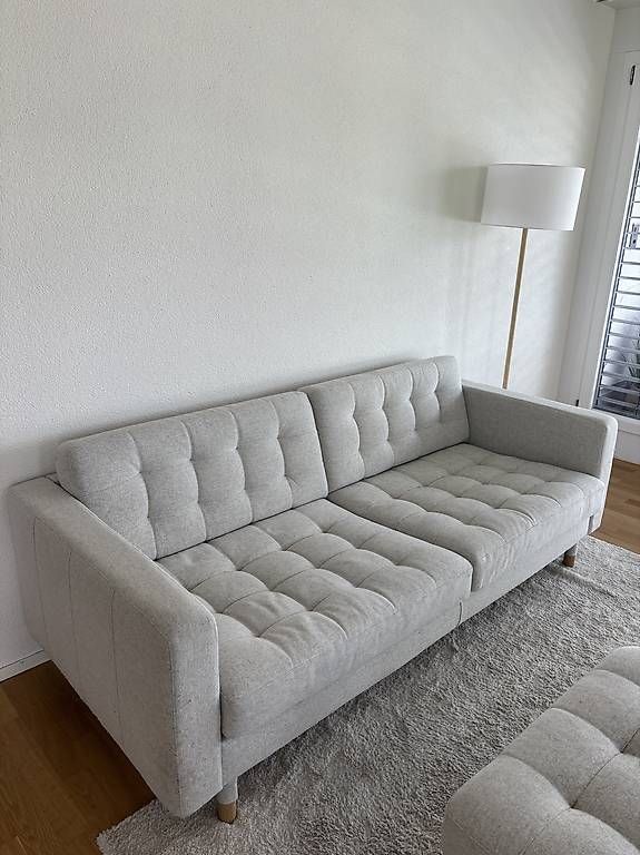 Sofas: Sofa mit Hocker, hellgrau-beige – D'occasion à Au SG par Liinii17 1