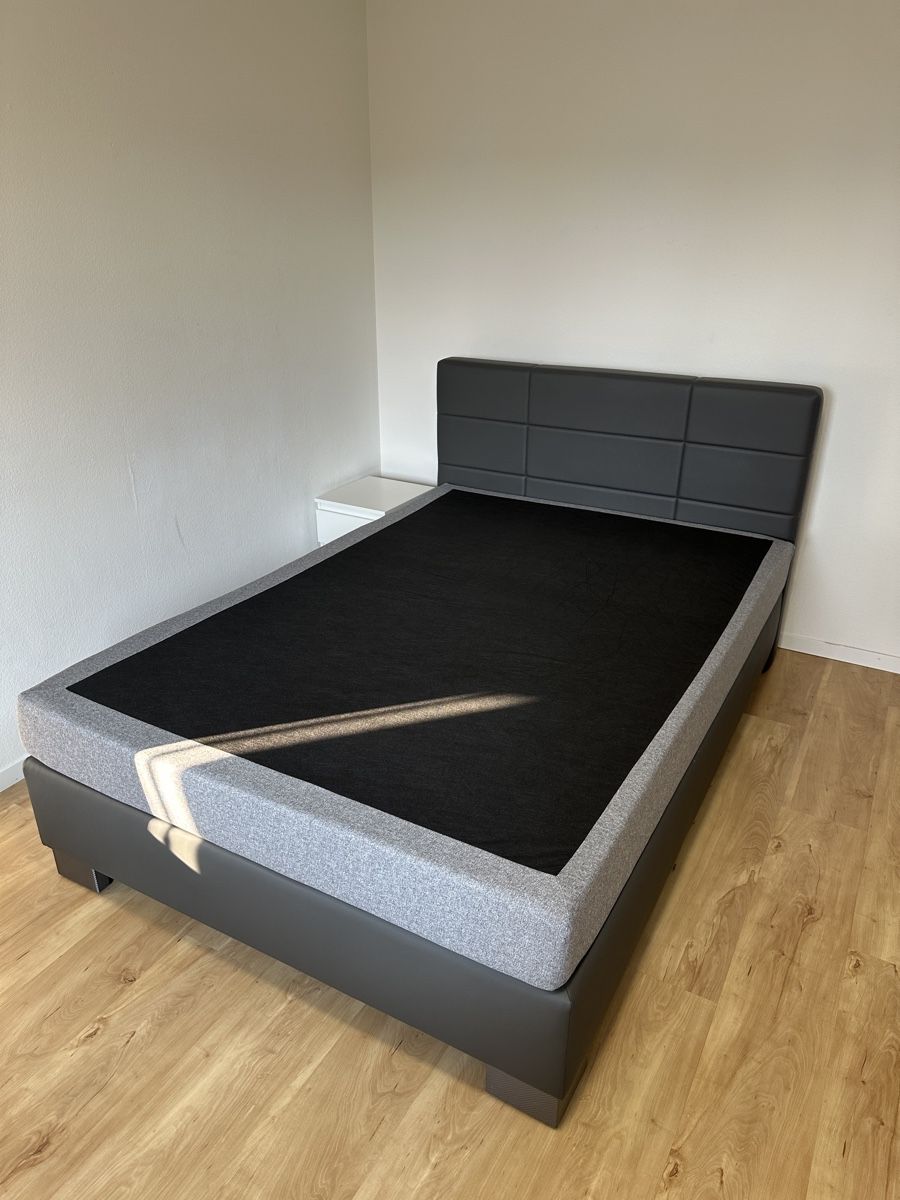 Lits: Boxspringbett 140x200cm – D'occasion à Dietlikon par rregue