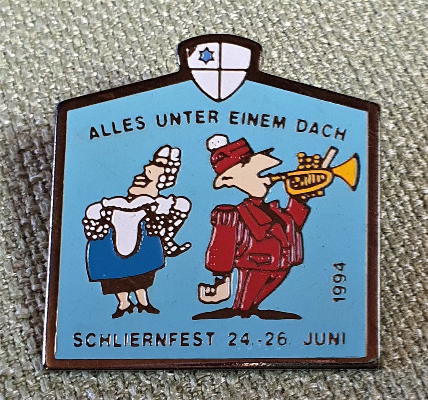 Spille & Fermagli: B849 - Pin Schlieren Fest Juni 1994 Dach – Usato da Reinach BL venduto da Boston-Verkauf