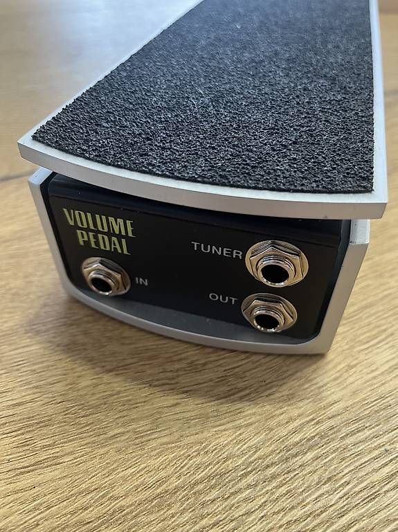 Musikinstrumente: Ernie Ball VPJR Volumepedal – Gebraucht aus Suhr von Cark_ZehndAir 2