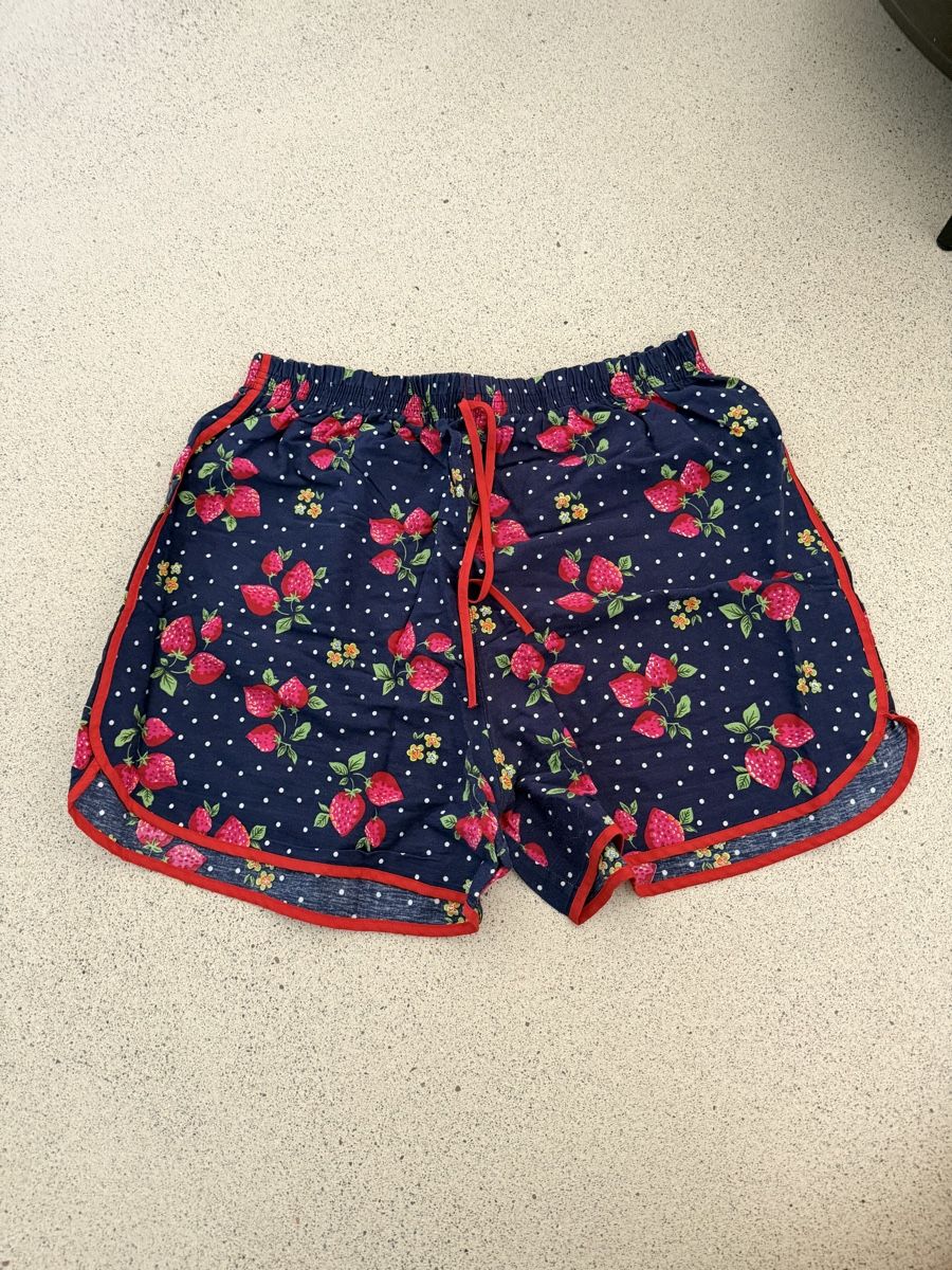 Hosen: Shorts Damen Gr M – Gebraucht aus Endingen von BuffyCreamy 4