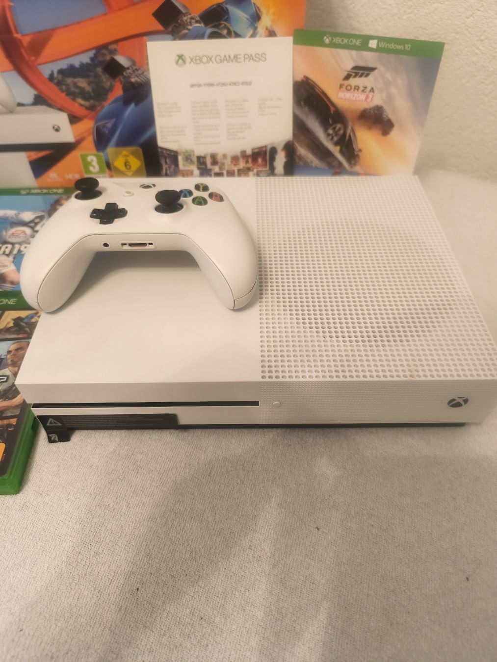 Consoles: Xbox One S – D'occasion à Ried-Brig par Hilux91 1