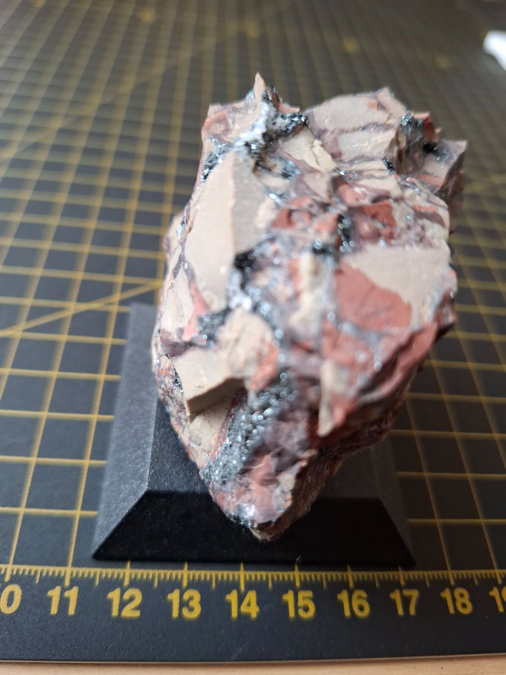 Minerali & Pietre curative: Hämatit -Elsass – Usato da Zwieselberg venduto da Halifaxmendusli 2