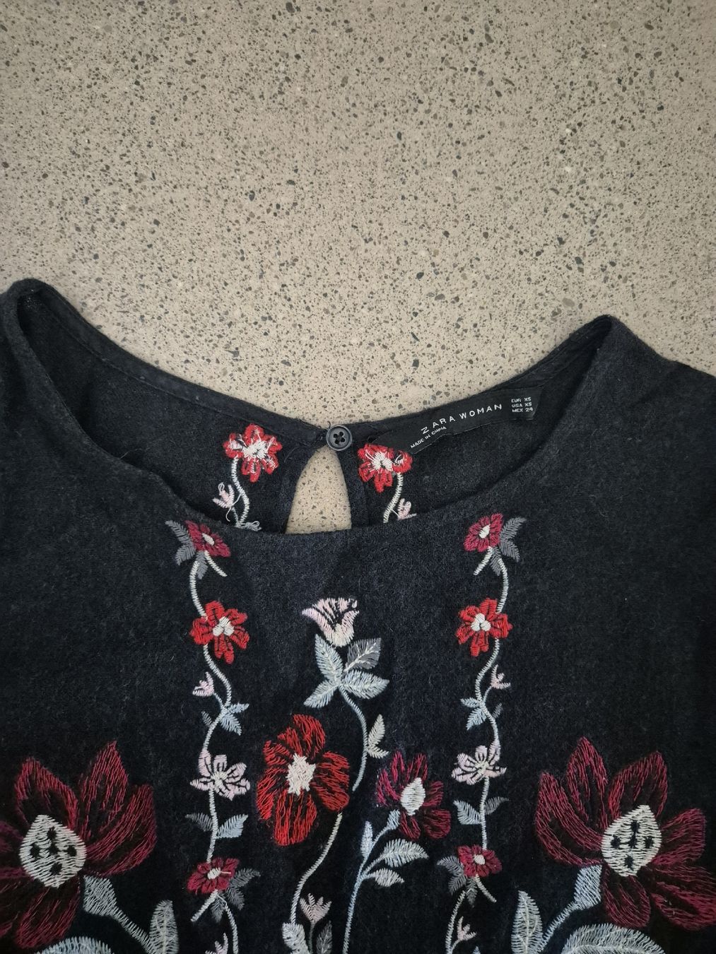 Zara Robes: Tolles besticktes Kleid – D'occasion à Schlieren par nat_76vd 1