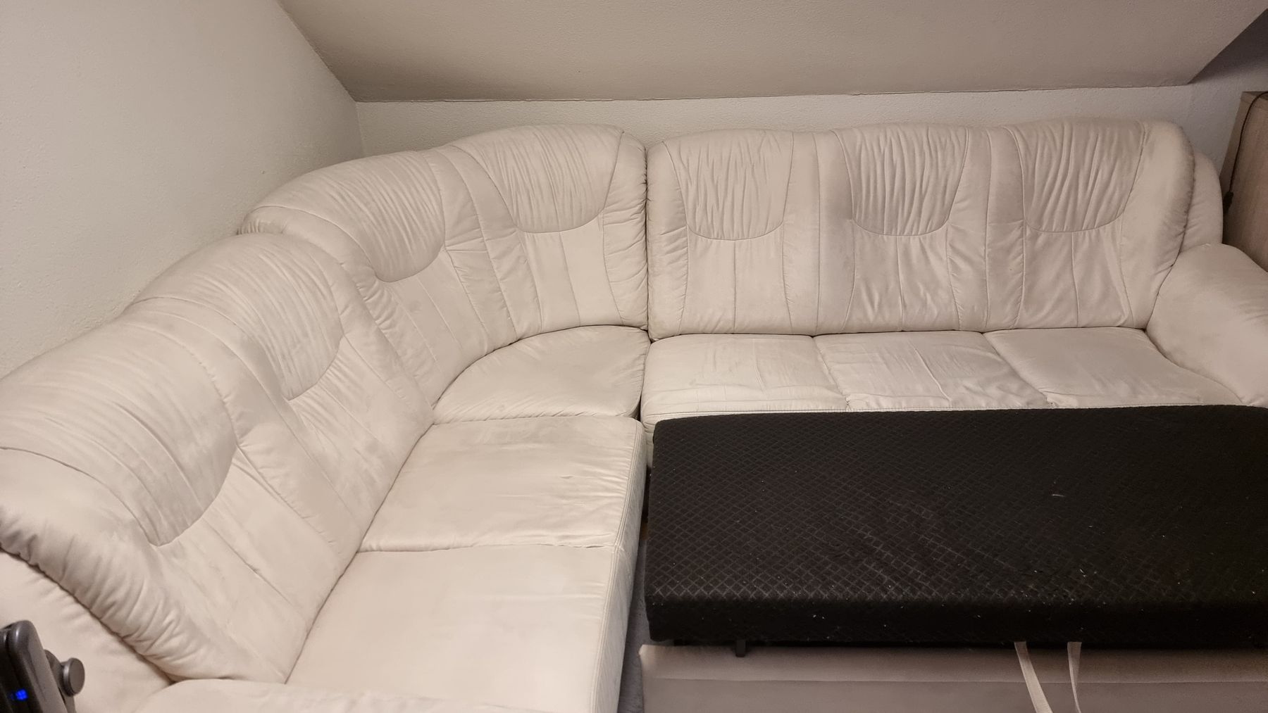 Sofas: Ecksofa mit schlaffunktion – D'occasion à Lengnau AG par Rockethawk 4