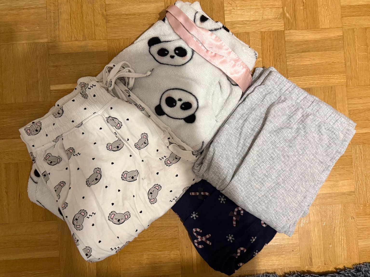Negligees & Pyjamas: Pyjama-hosen Set – Gebraucht aus Dübendorf von sof_y5dt