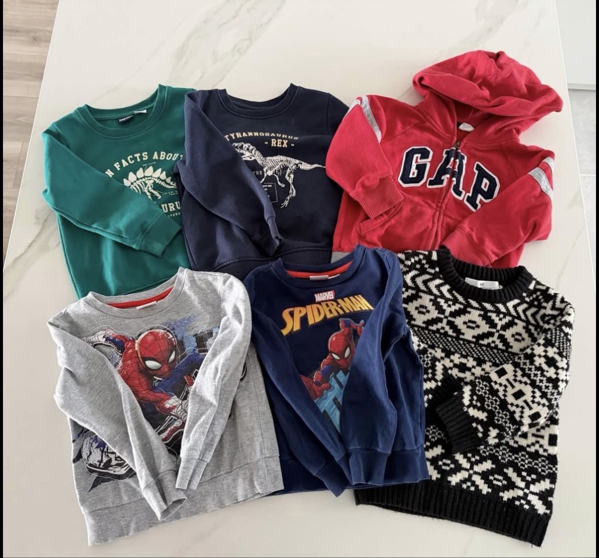 Pullover & Sweatshirts: 6x Pullover (Grössen 98 / 104 / 110) – Gebraucht aus Pfäffikon ZH von claudioloe