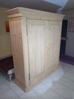 Schöner einfacher 2 Türiger Tannenschrank ( Zerlegbar )