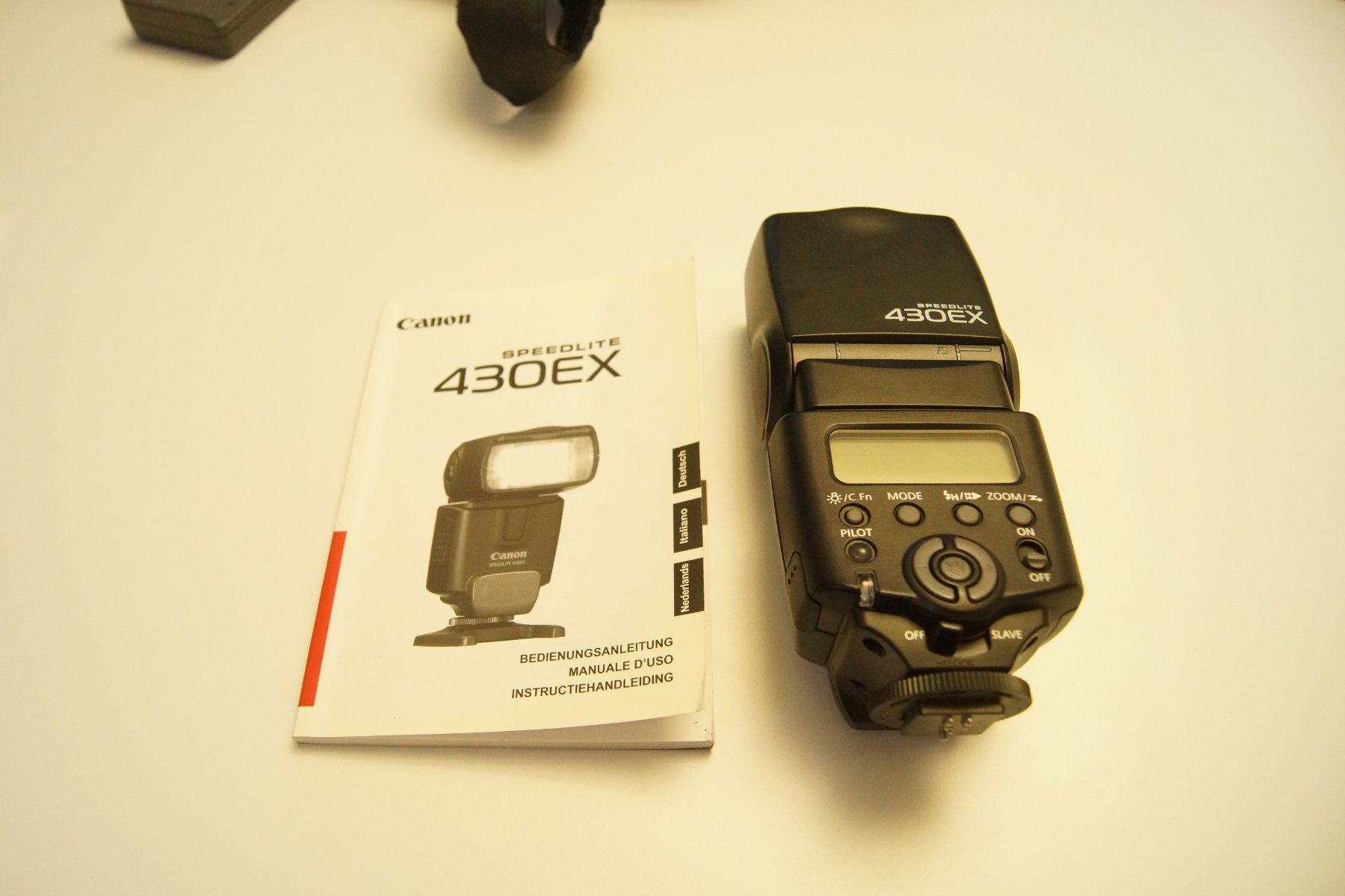 Canon Fotocamera: Canon EOS 350D Mit 4 Objektiven, 2 CF Karten, 2 Akku & Blitz – Usato da Utzenstorf venduto da BrigitteB04 5