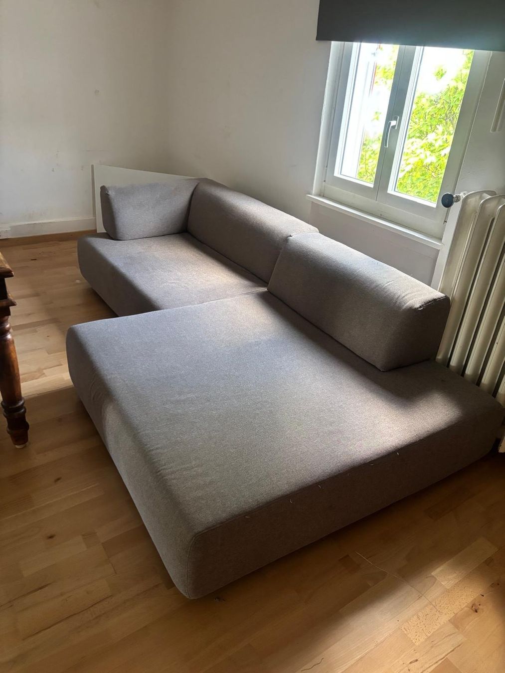 Divani: Grosses Ecksofa, hellgrau, bequem, guter Zustand – Usato da Triengen venduto da Nachthimmel32 2