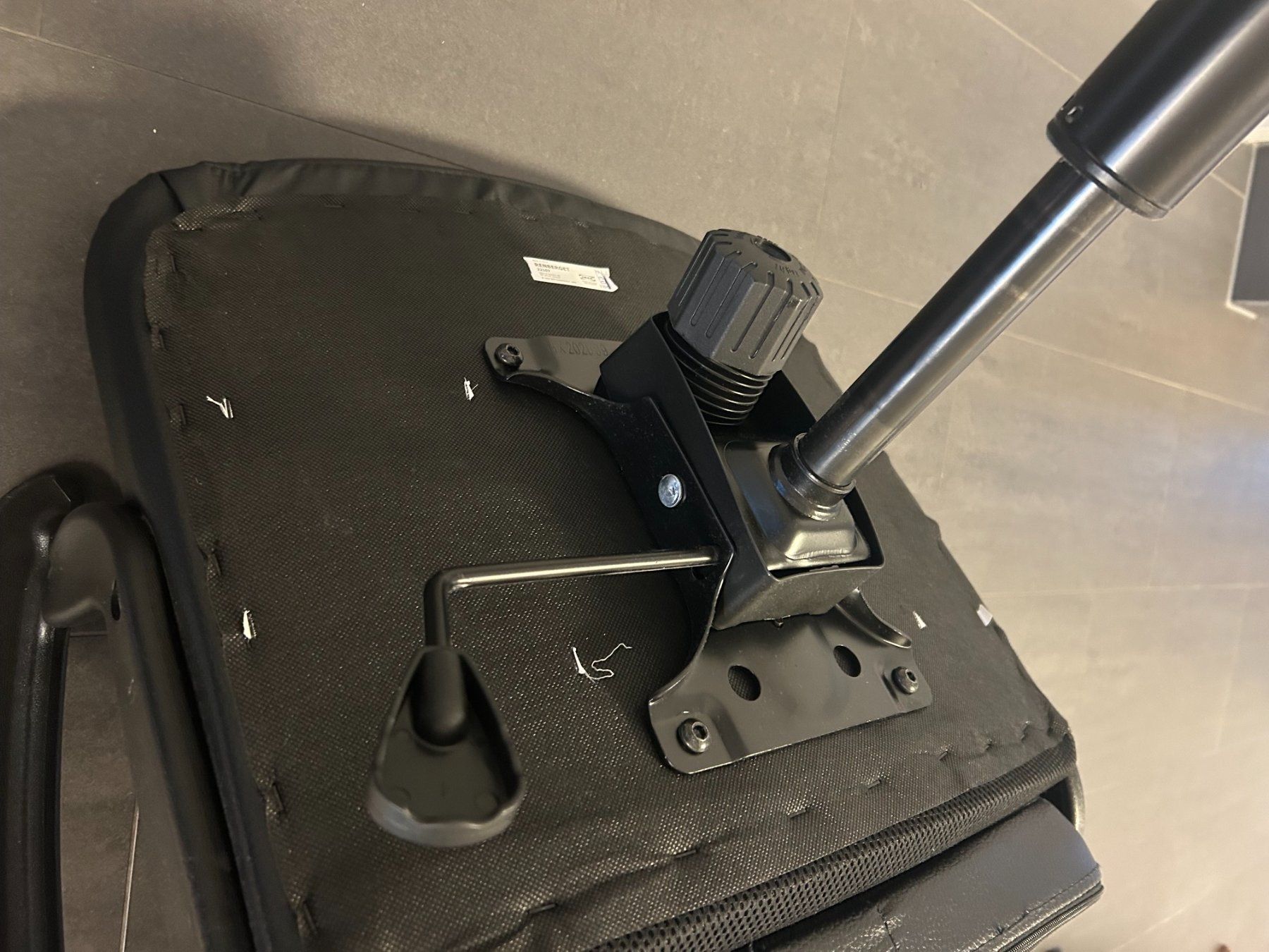 Ikea Sedie: Drehstuhl schwarz RENBERGET IKEA – Usato da Grub AR venduto da DukeStatham 4