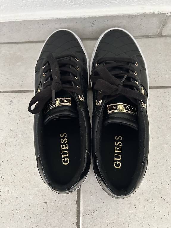 Chaussures femmes: Sneaker Guess Gr. 41 – D'occasion à Solothurn par Sunshine315 1