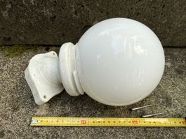 Antike Kolbenlampe Kellerlampe Porzellan weiss