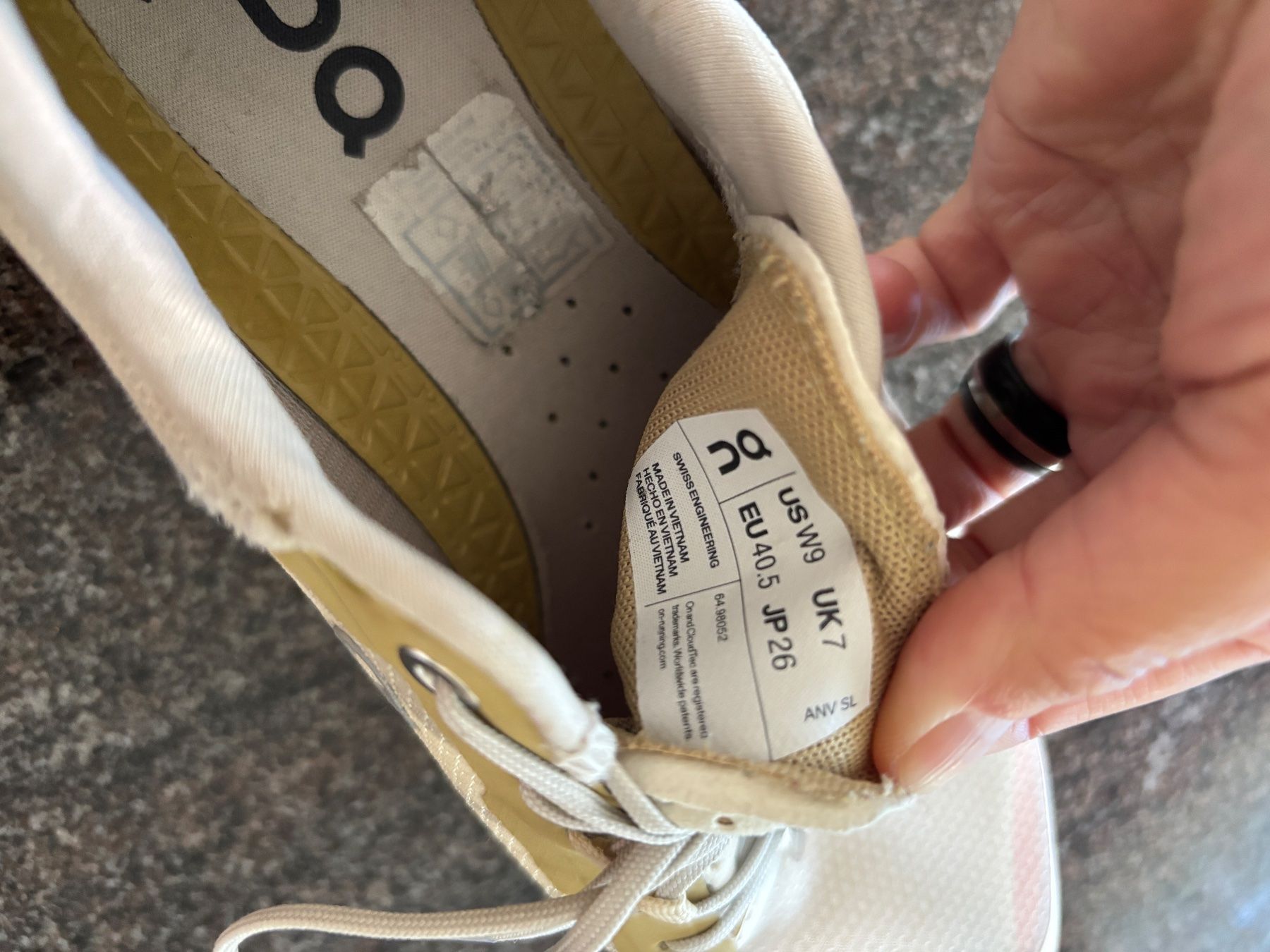 On Scarpe da donna: On Schuhe Gr. 40,5 – Usato da Hasliberg-Hohfluh venduto da hasliberg79 2