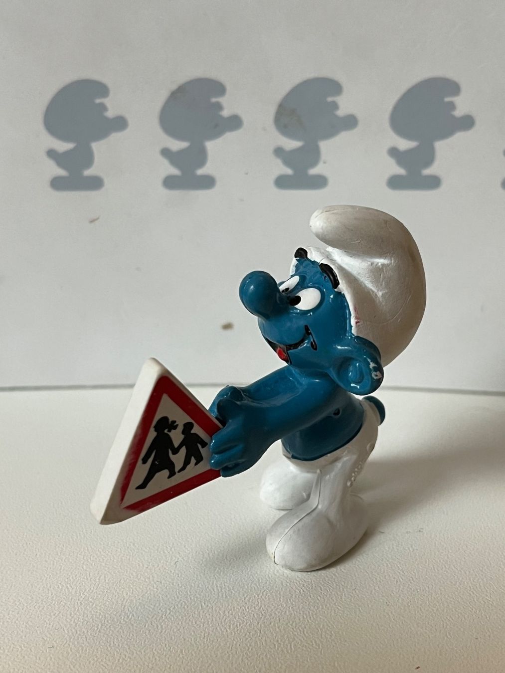 Schleich Statuette: Schlumpf mit Verkehrssignal – Nuovo (secondo la descrizione) da Lyss venduto da Duckszone 1