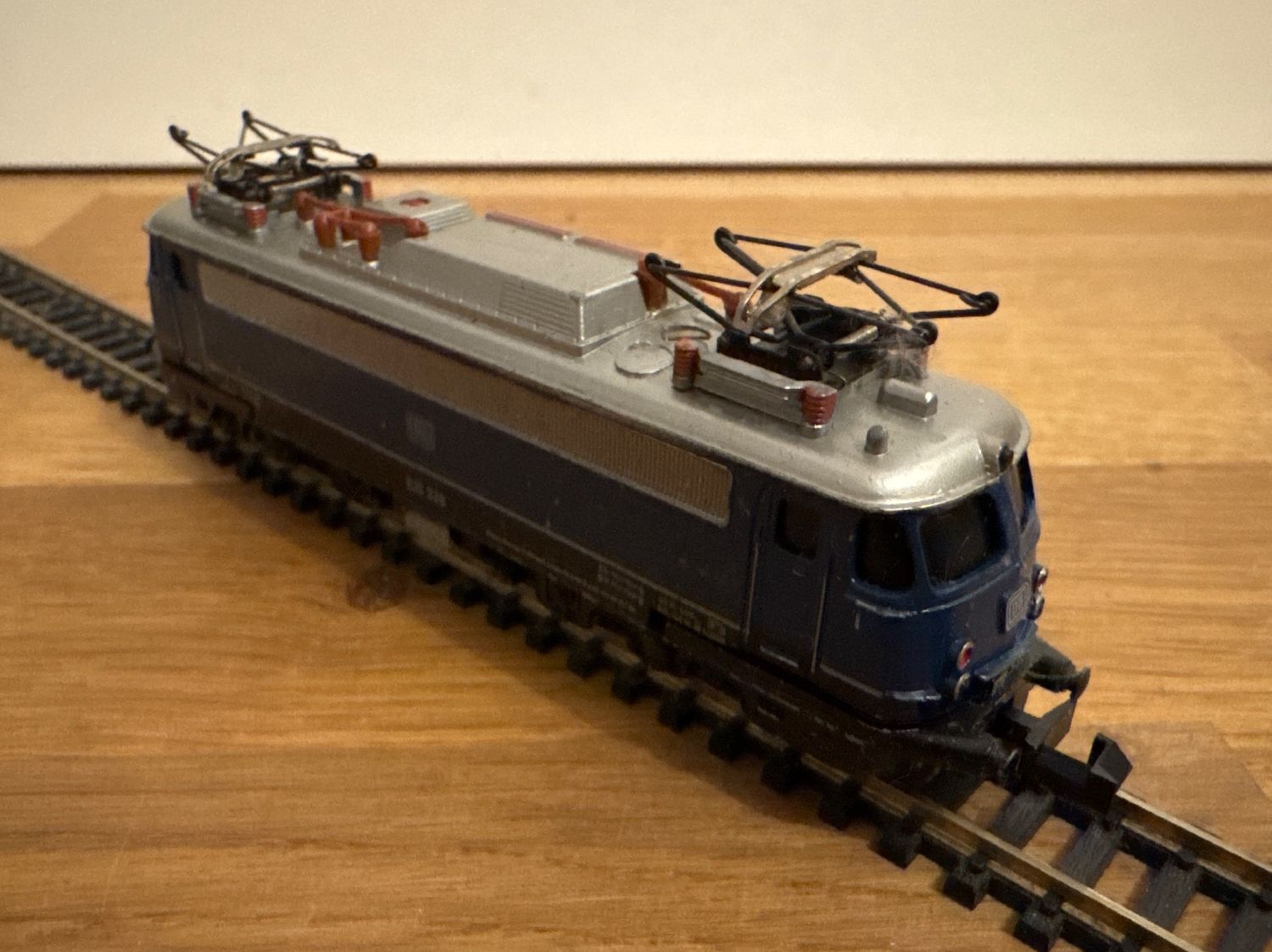 Trix Modellini di ferrovie: Minitrix 2932 DB E-Lok E10 338 – Usato da Schlierbach venduto da Look8 1