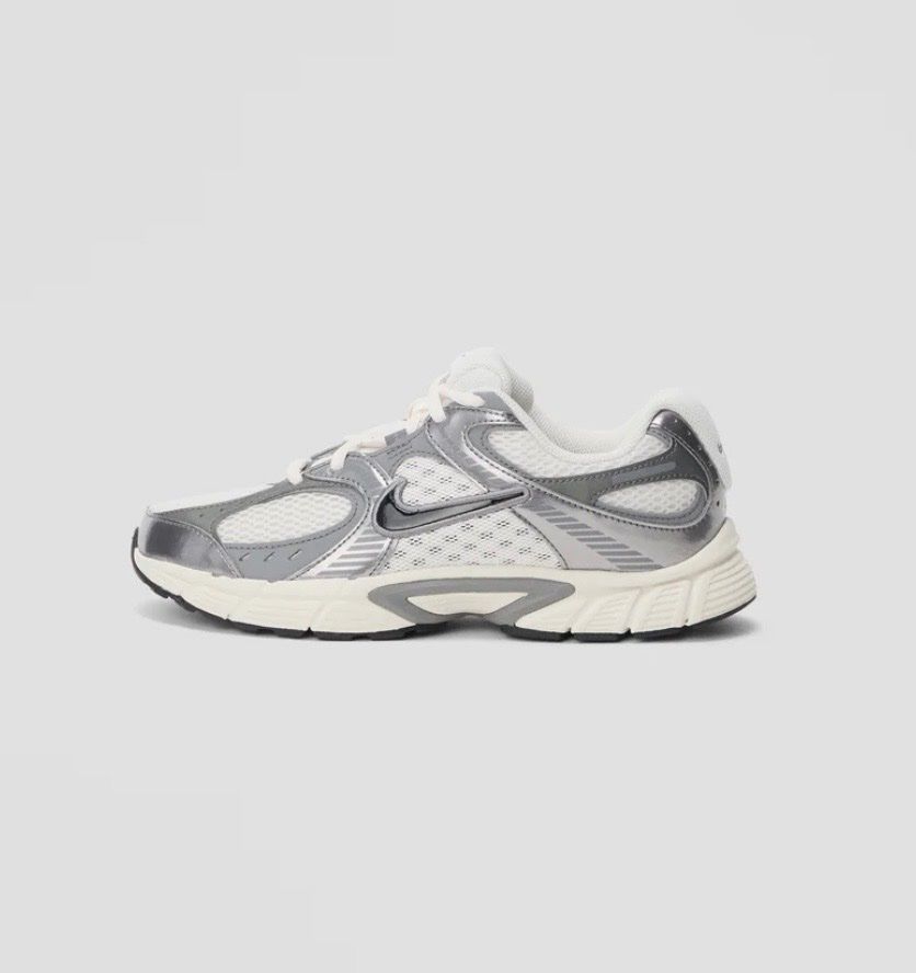 Nike Schuhe für Jungen: Nike Turnschuhe Gr. 35.5 NEU – Neu und originalverpackt aus Waltenschwil von hansnine 6