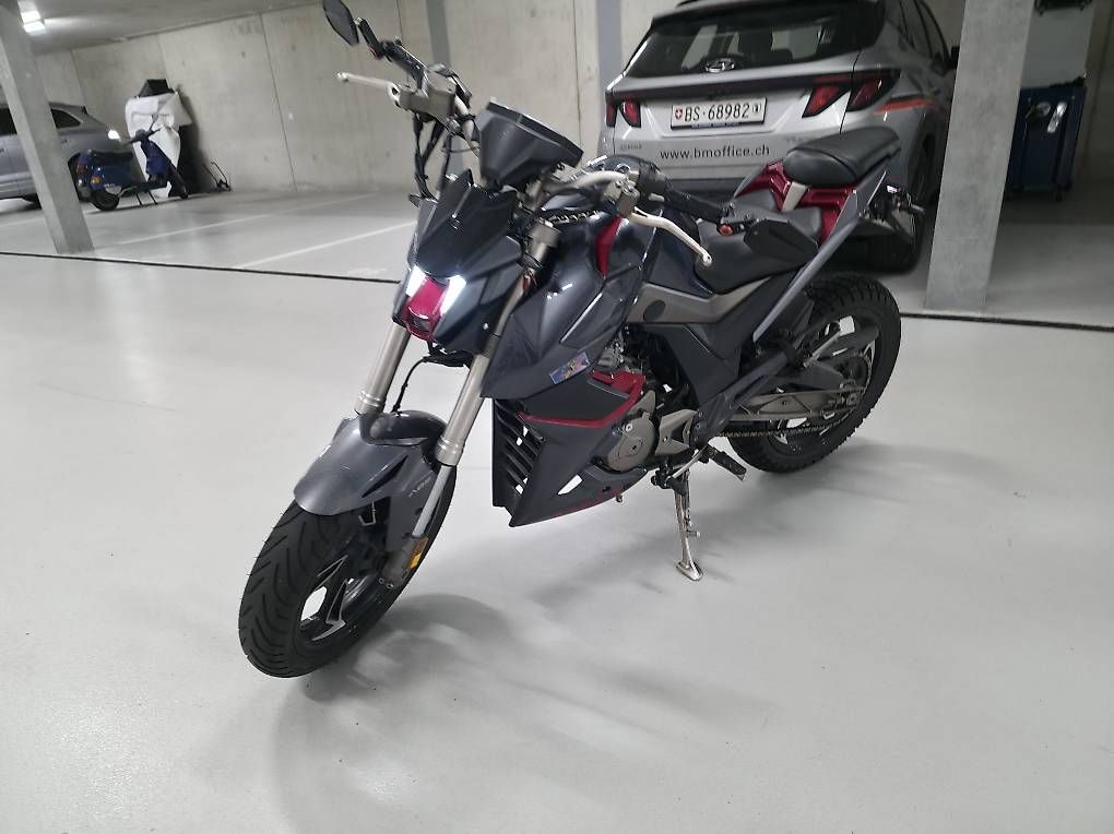 Strada: Wunderschöner Zontes U 125 – Usato da Basel venduto da Kushikimi